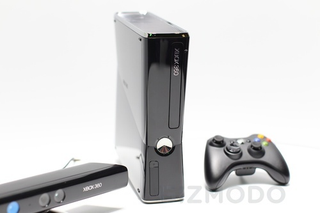 Illustration for article titled The New Xbox 360 in Person: So Glossy It Hurts